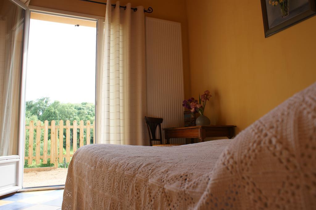 Maison D'Hotes Du Vert Vallon Bed & Breakfast Theize Ruang foto